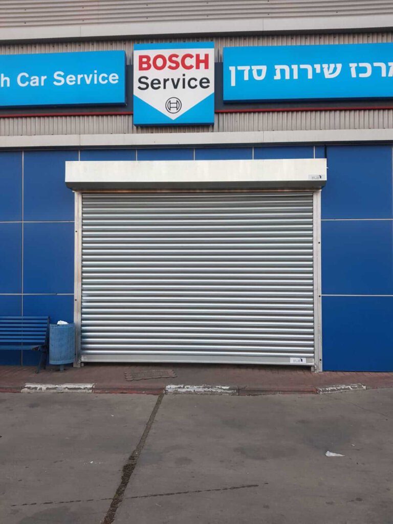 התקנת תריס גלילה חשמלי, שלבים מגולוונים מחוזקים - שער הגיא